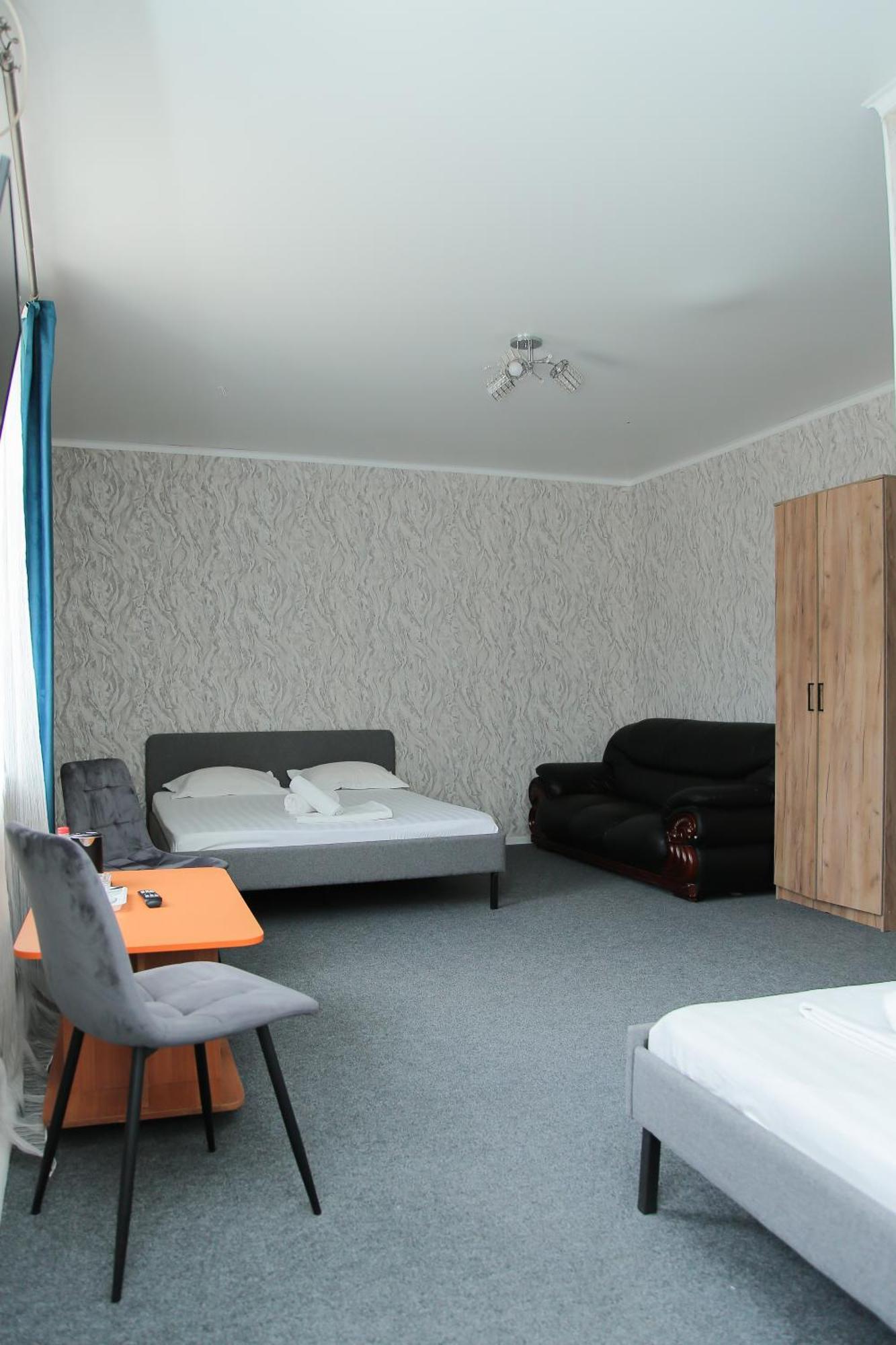 Hotel FRESH Aqtöbe Buitenkant foto